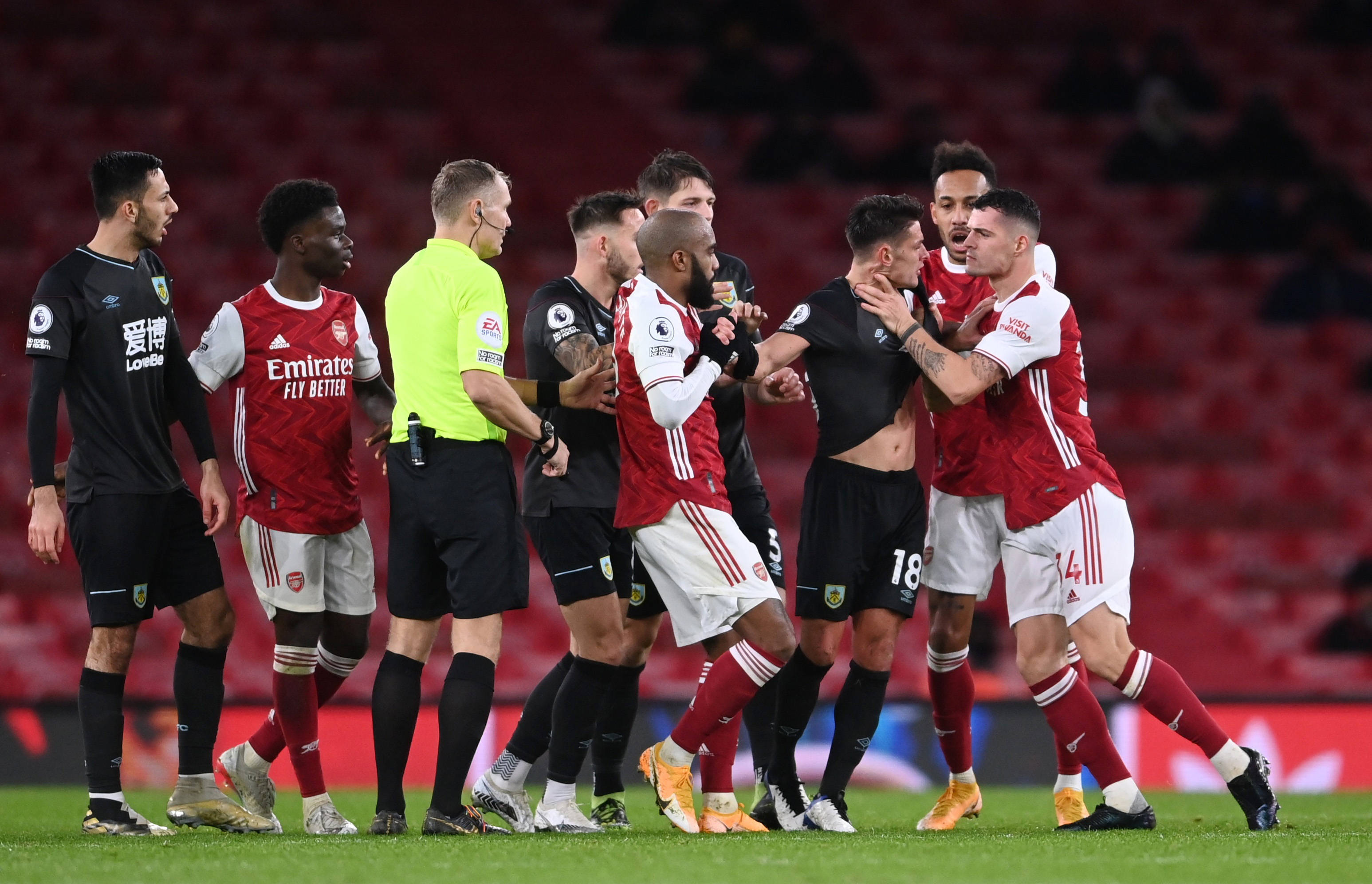 赛后采访中 赛后采访中